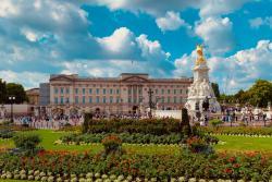 Buckingham Palace a rozkvitnuté záhrady, Veľká Británia