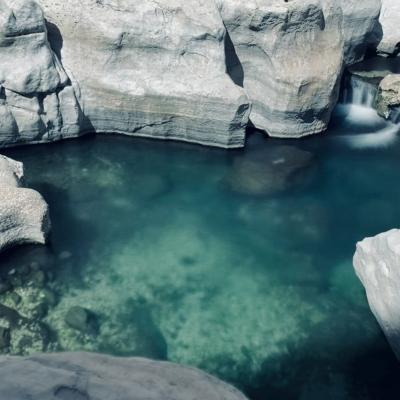 Prírodný bazén Wadi Shab, Muscat, Omán