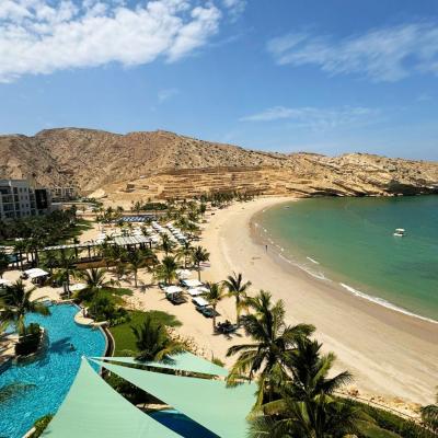 Pohľad na pláž hotela Jumeirah Muscat Bay, Muscat, Omán