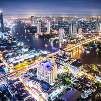 Večerný pohľad na Bangkok. Thajsko.