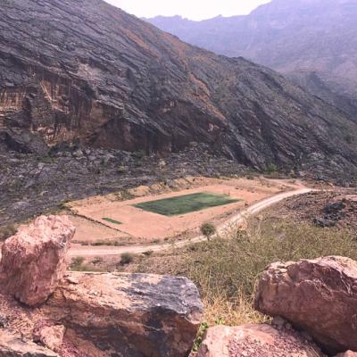 Futbalové ihrisko v Jabel Akhdar. Omán.