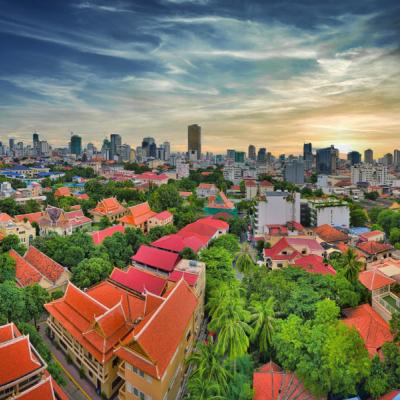 Phnom Penh pri západe slnka Phnom Penh