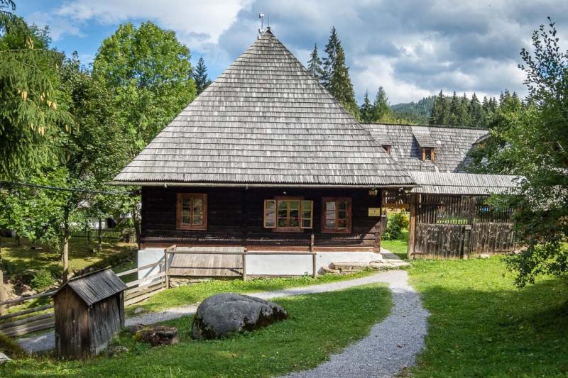 Tradičná slovenská drevenica na severe Oravy, Skanzen-Zuberec