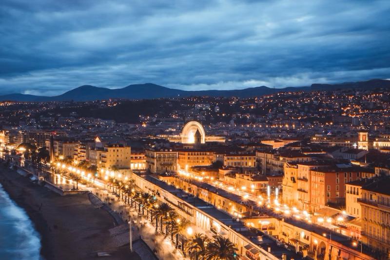 Promenade des anglais ikonická promenáda v Nice.