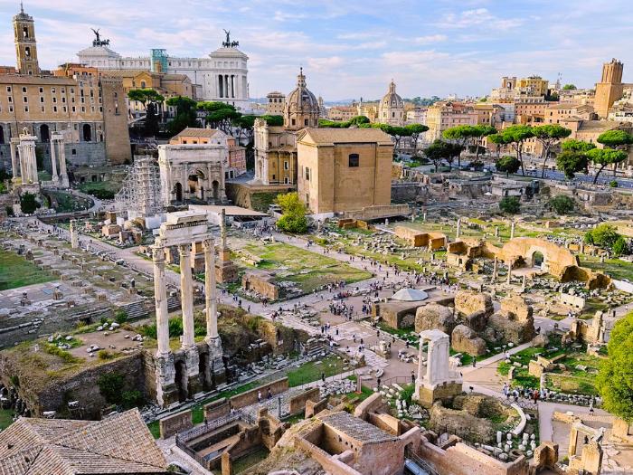 Historická lokalita Forum Romanum, Rím. Taliansko. Foto: unsplash.com