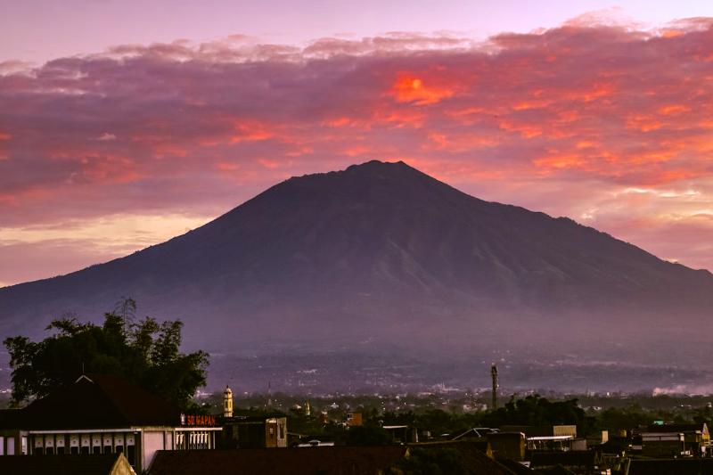 Mesto Malang a hora Bromo. Indonézia. Foto: unsplash.com