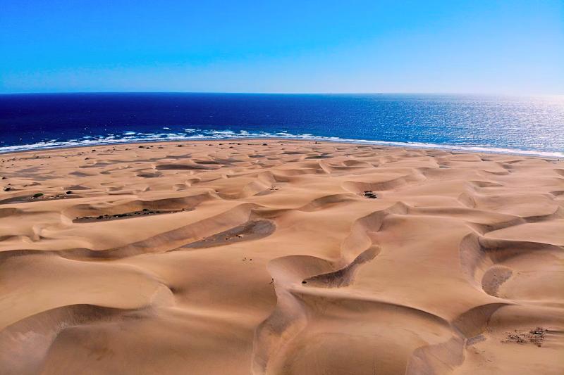 Zlaté pieskové duny a oceán. Gran Canaria. Foto: unspalsh.com