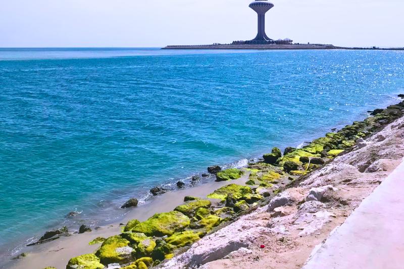 Vodná veža a pobrežie Corniche v Al Khobar. Saudská Arábia. Foto: unsplash.com