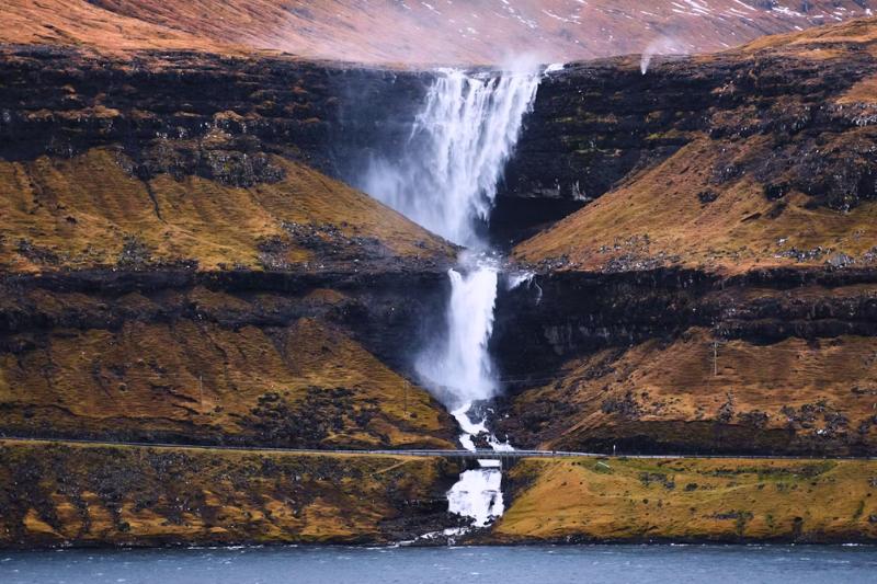 Vodopád Fossá. Faerské ostrovy. Foto: unsplash.com