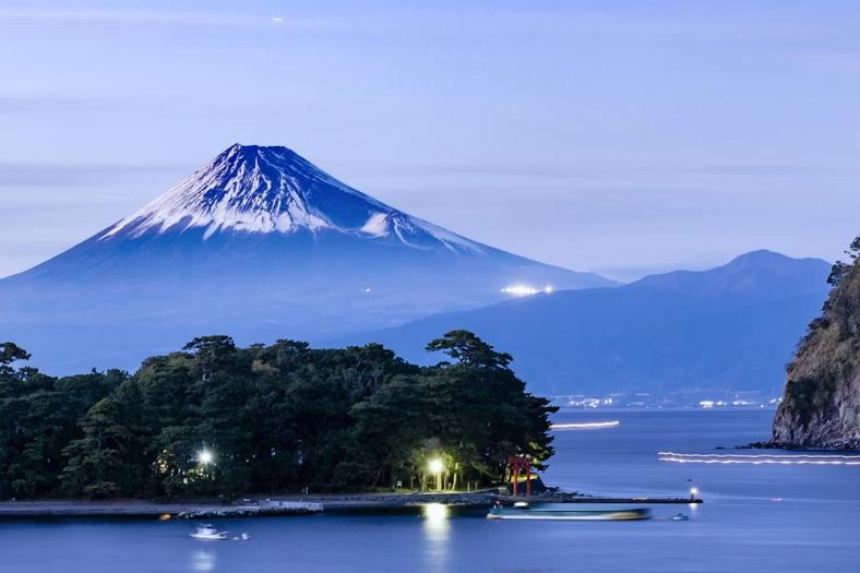 Hora Fuji a jazero. Japonsko.