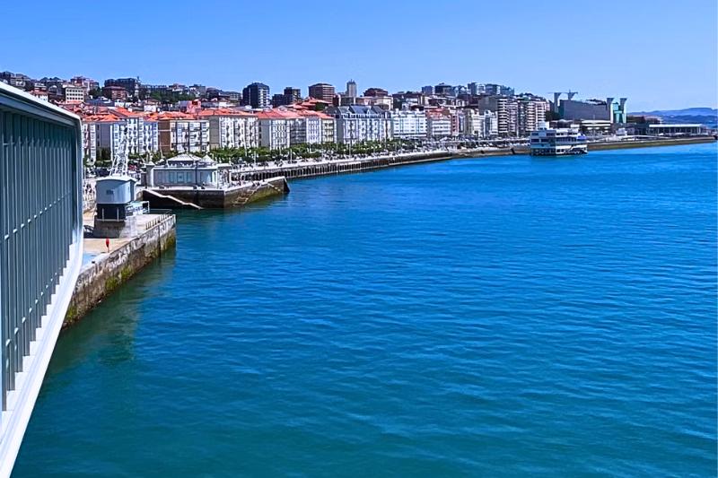Paseo de Pereda - nábrežie v prístavnom meste Santander. Španielsko. Foto: unsplash.com