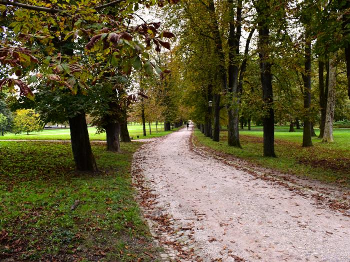 Mestský park Tivoli s cestičkou, Slovinsko