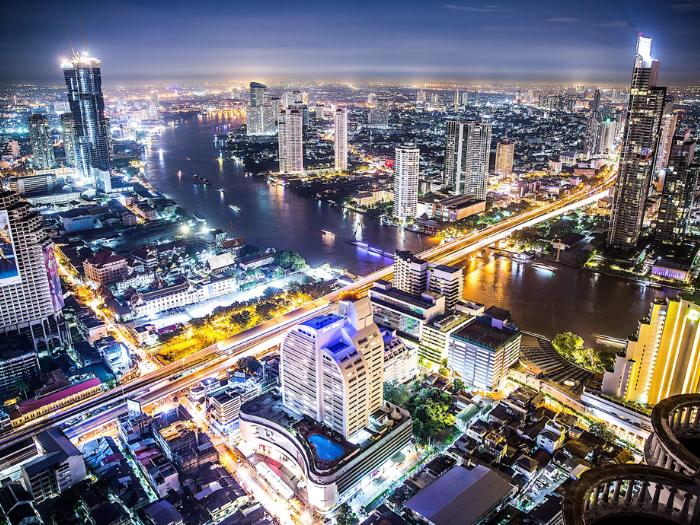 Večerný pohľad na Bangkok. Thajsko.