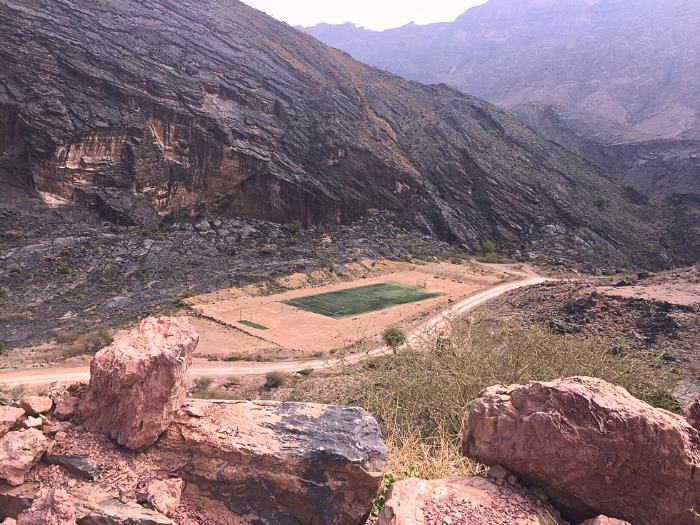 Futbalové ihrisko v Jabel Akhdar. Omán.