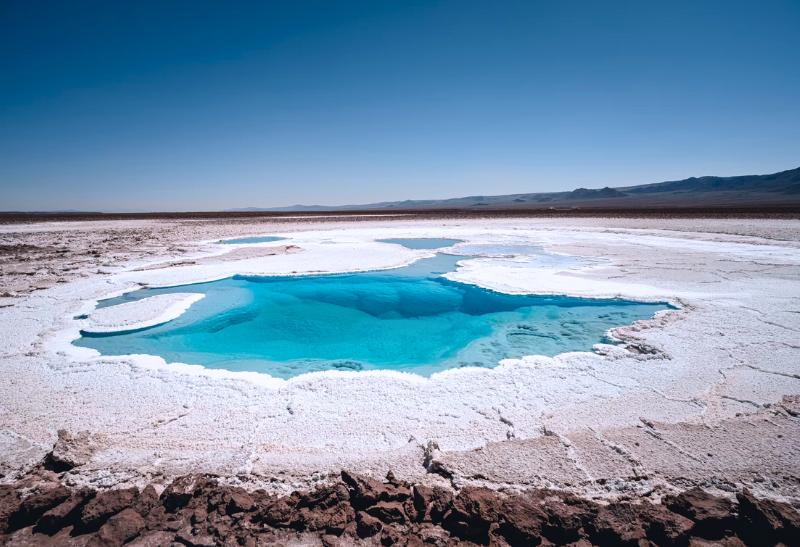 Soľné pláne v púšti Atacama. Chile.