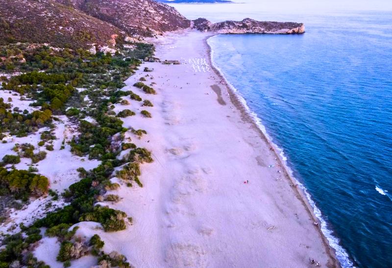 Patara Beach na stredomorskom pobreží Turecka.