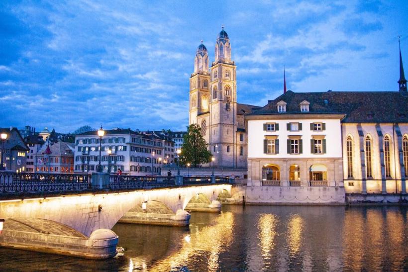 Zürich v historickej spleti švajčiarskych tradícií