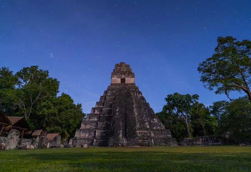 Pyramída v Tikale. Guatemala.