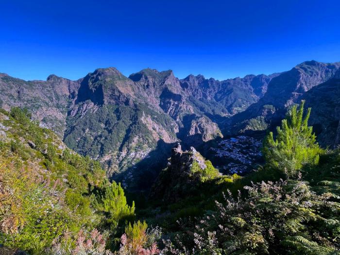 Pohľad na Údolie mníšok. Madeira.