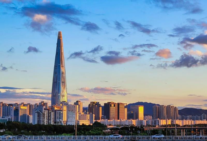 Vysoká veža - Lotte Tower a okolité budovy v Soule.